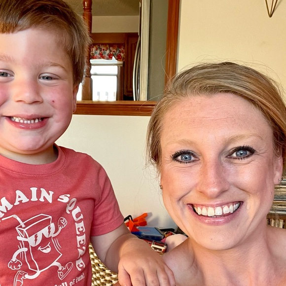 Meet your Posher, Kellie - Picture 2 of 2